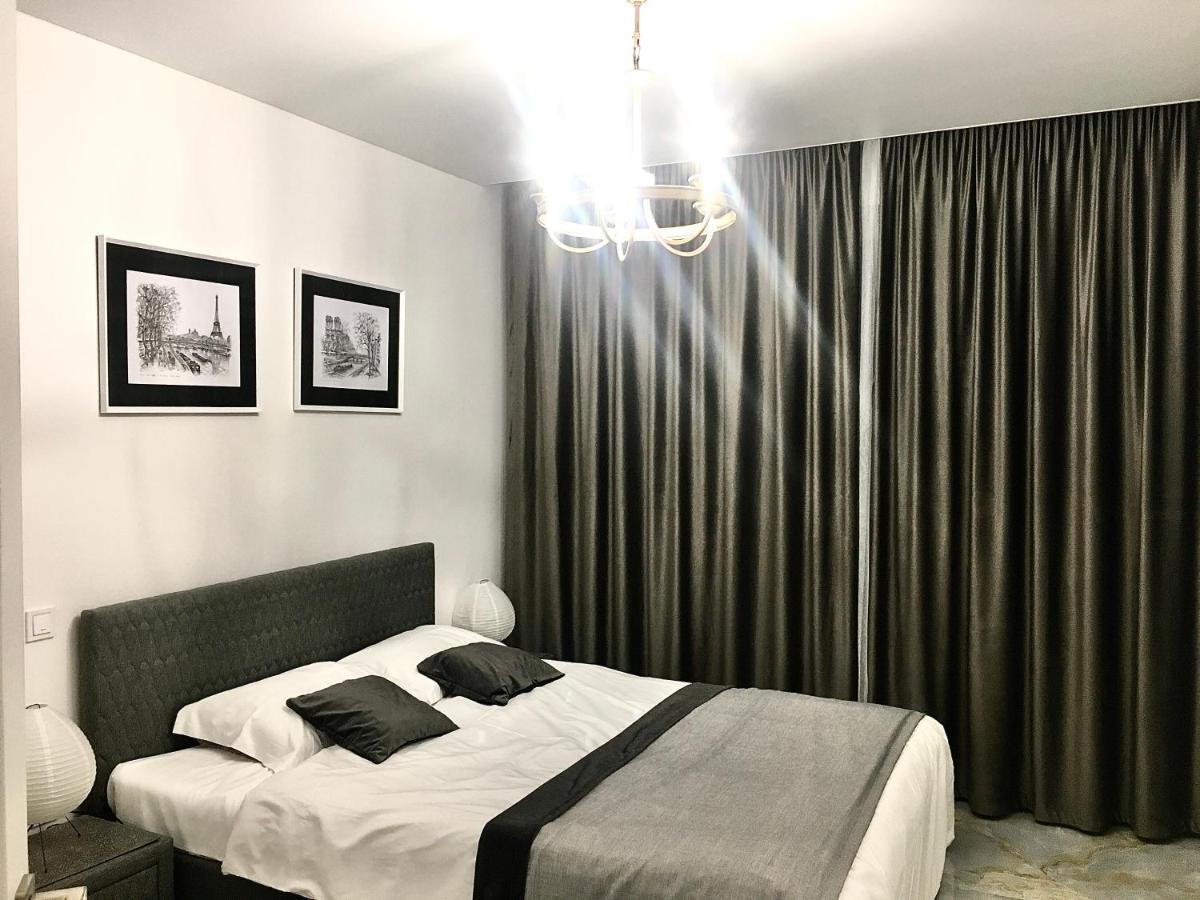4-Room Jacuzzi Apartment Lviv Exterior photo